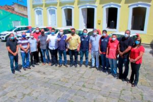 Secretaria de Saúde recebe novos veículos em Penedo