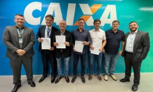 Prefeito Ronaldo Lopes Assina Convênio para Construção de 400 Casas de Habitação Popular em Penedo