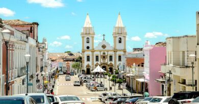 comércio de Penedo ajusta horários as vésperas do Natal