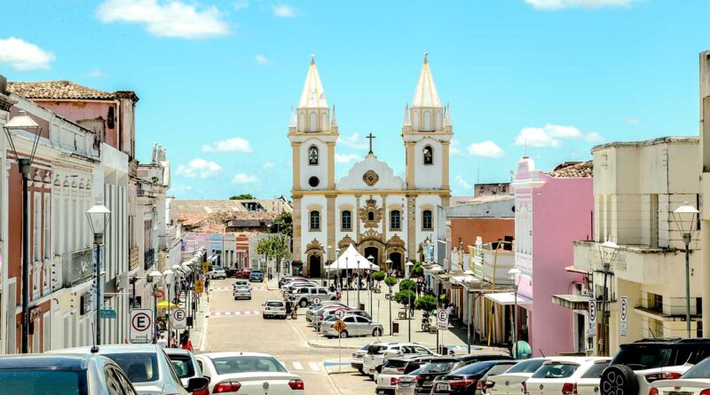 comércio de Penedo ajusta horários as vésperas do Natal